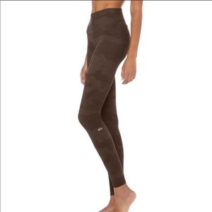 Alo yoga cami coco vapor leggings